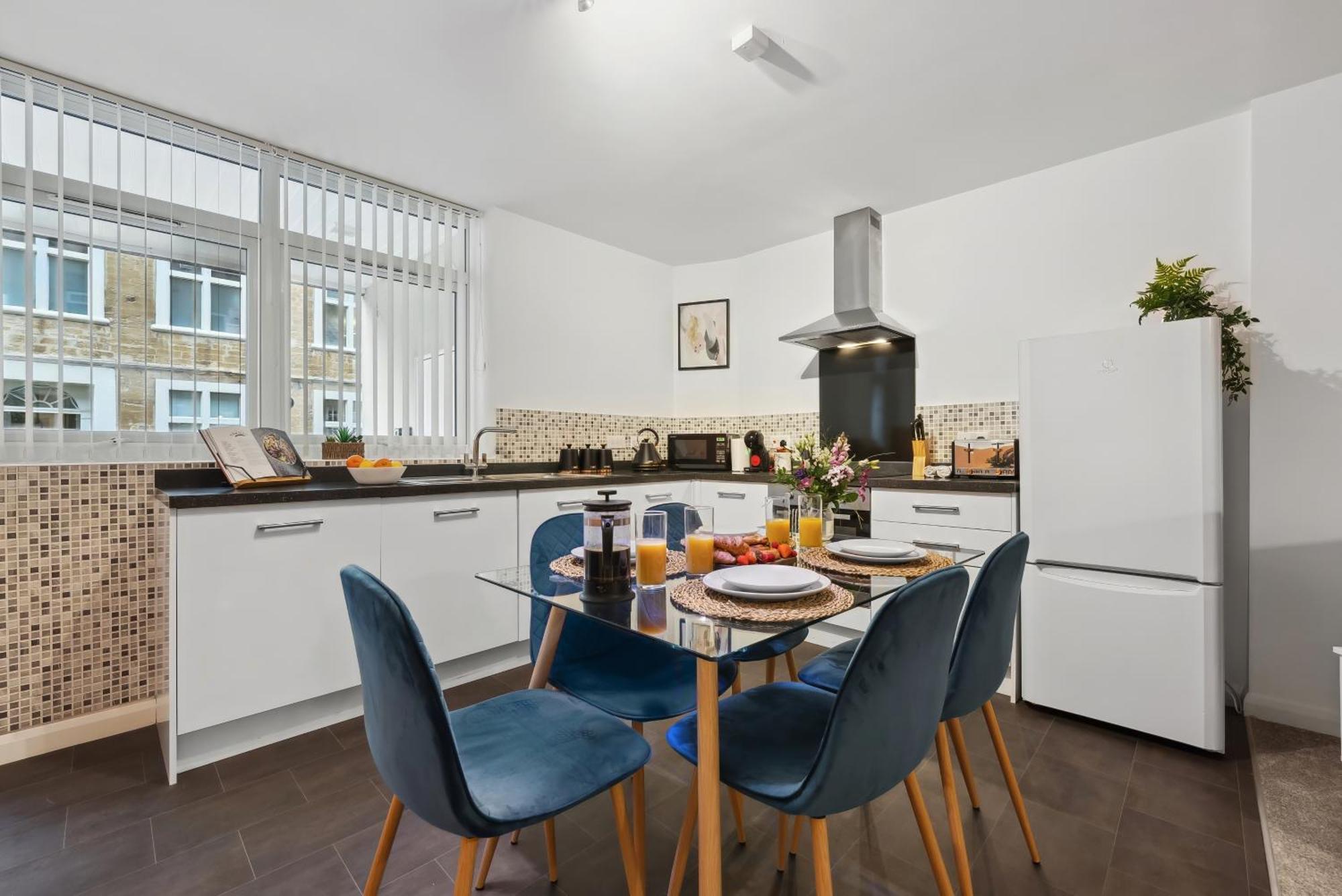 Corinium Lodge - Town Centre Apartment Cirencester Kültér fotó